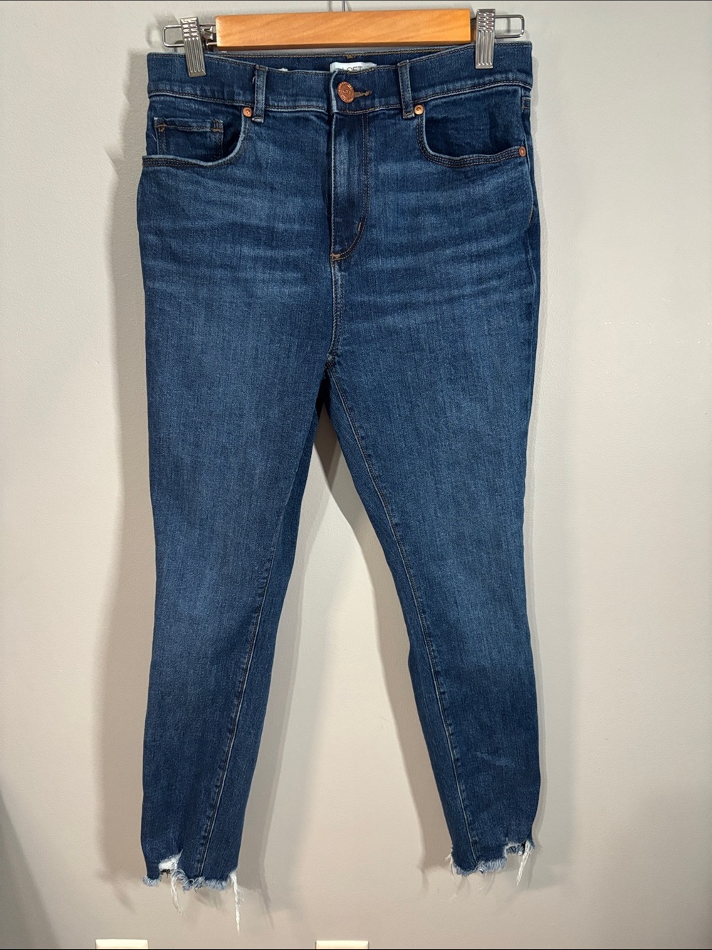 Loft outlet jeans women’s size 8 petite 8P blue high rise skinny frayed-hem
